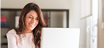 Citibank customer making global transfer with her Citi Personal Account